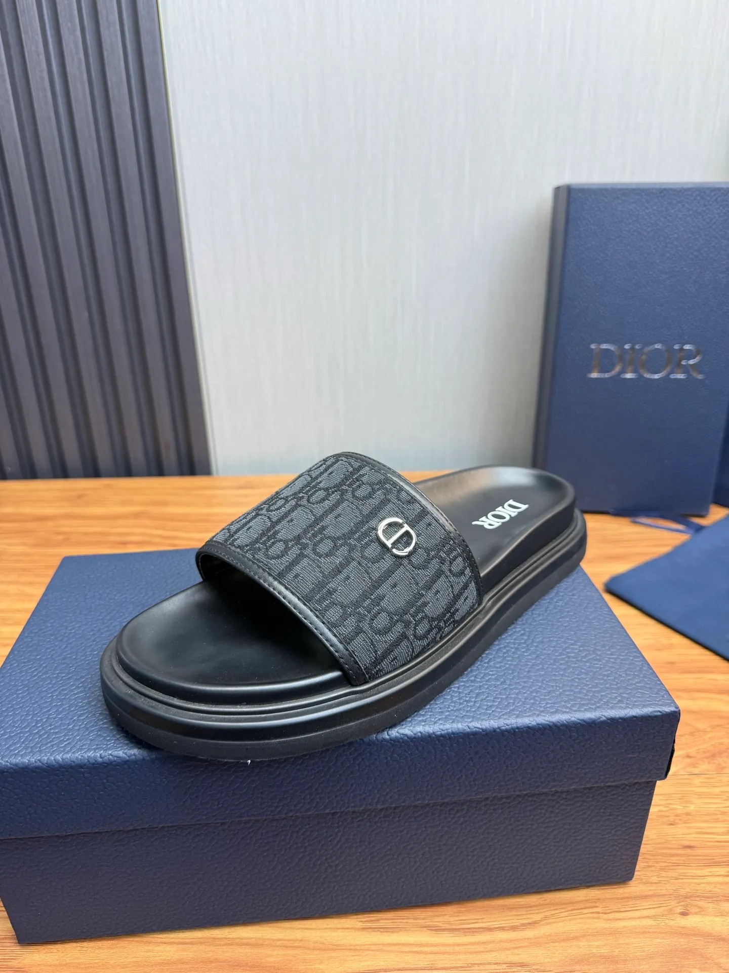 Men's shoes 260💰 Dior. Men's slippers🩴Official website 1:1 production 38-45 size 45 46 🉑️Customized original material shipped✅